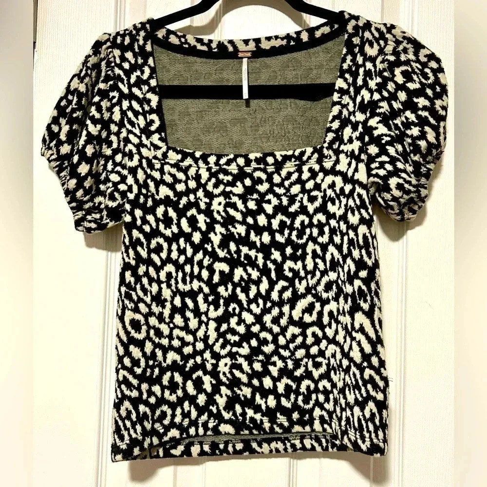 Gently Worn FREE PEOPLE Black and White Top, Size XS